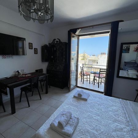 Retire Flat In The Heart Of City イラクリオン エクステリア 写真