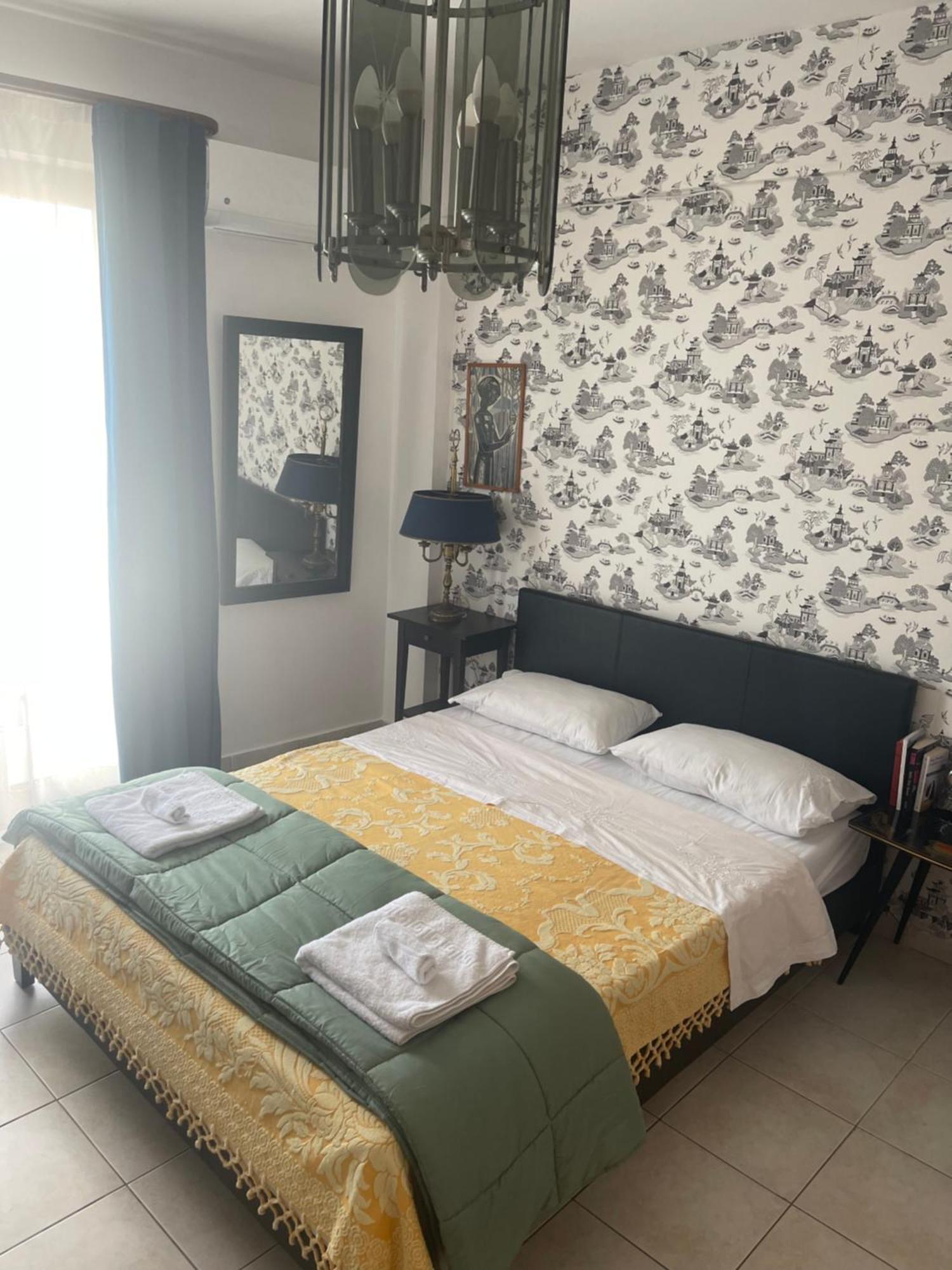 Retire Flat In The Heart Of City イラクリオン エクステリア 写真