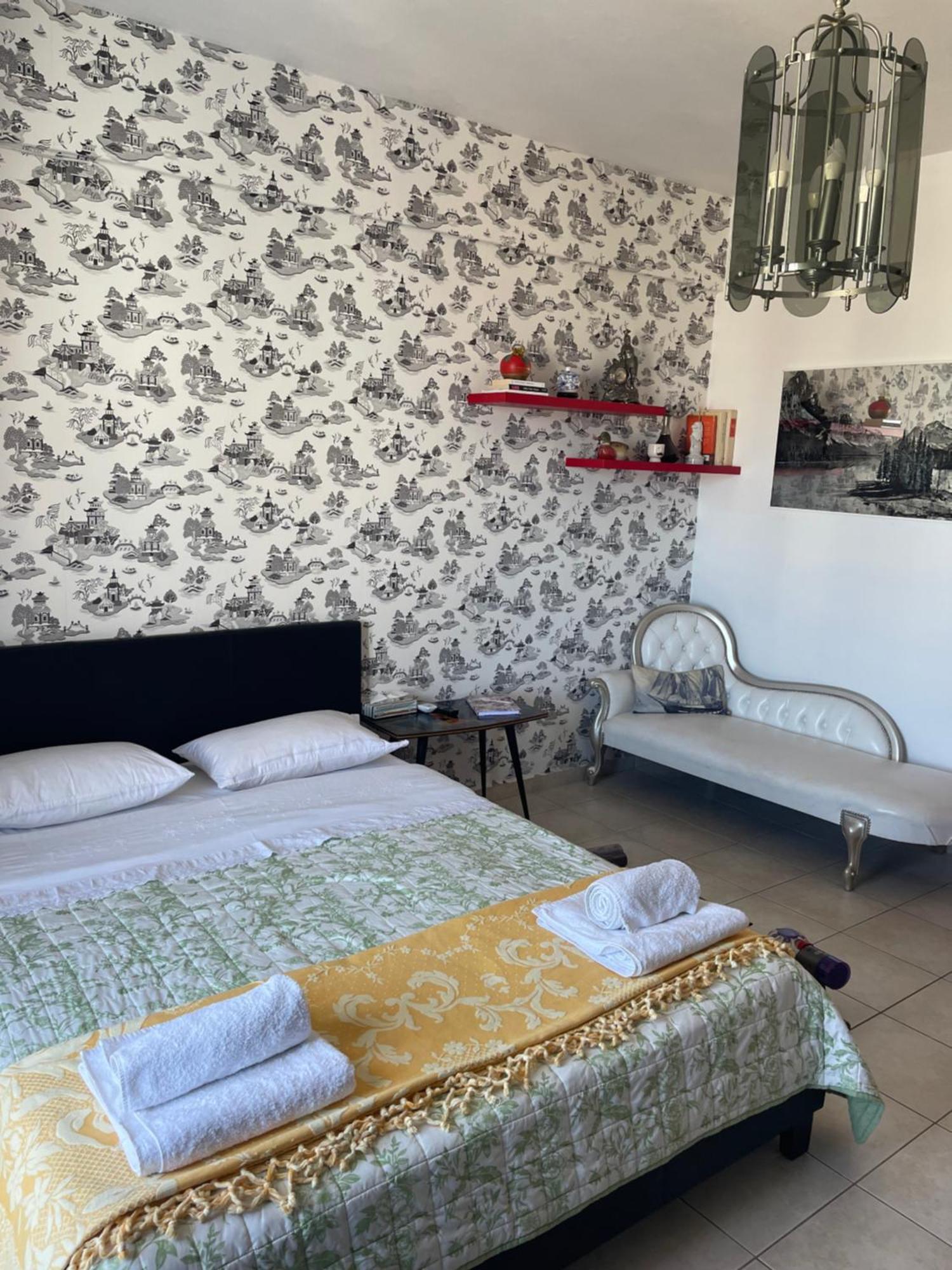 Retire Flat In The Heart Of City イラクリオン エクステリア 写真