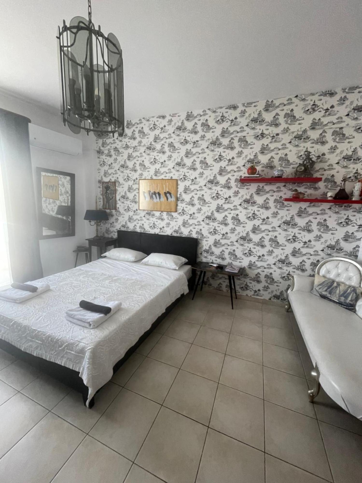 Retire Flat In The Heart Of City イラクリオン エクステリア 写真